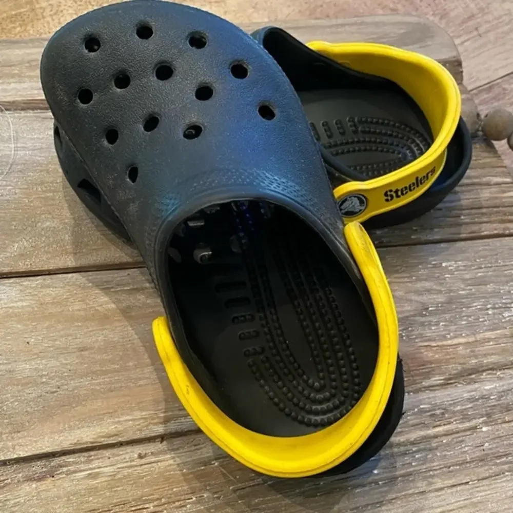 CROCS Black/Yellow Steeler’s Men’s 1 Women’s 3 Sling Back‎ Shoe
